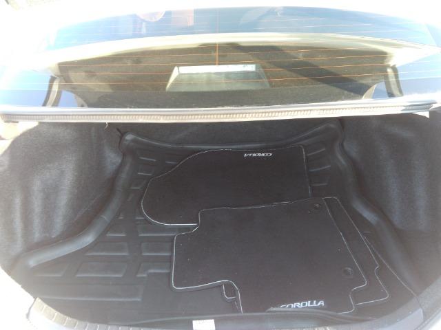 Vendo ou troco em carro de valor ate 30 mil,este corolla gli 2018 com acessorios do xei - Foto 13