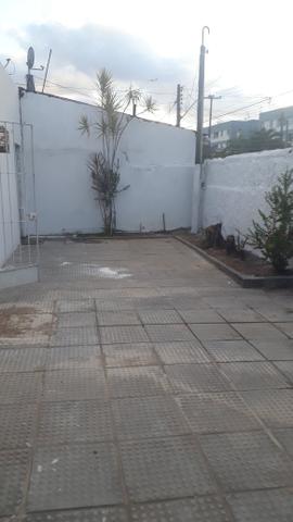 Duas casas grandes com 4 e 5 quartos mas 7 pontos comerciais para vender na iputinga