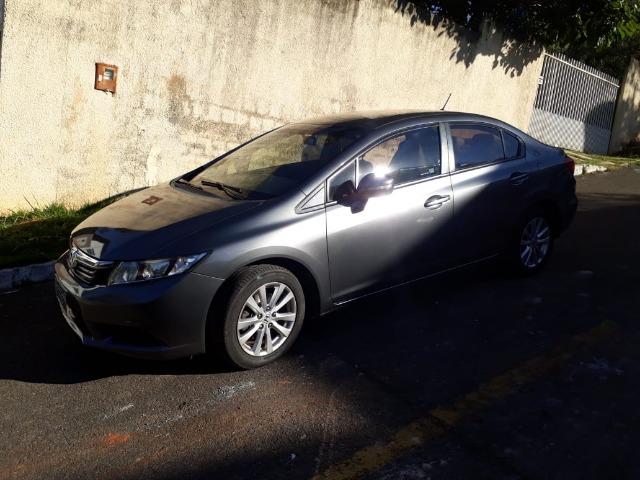 Honda Civic 2012/13 Automático - Manutenção impecável!! pneus novos