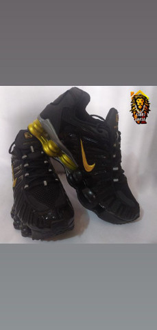 nike shox refletivo