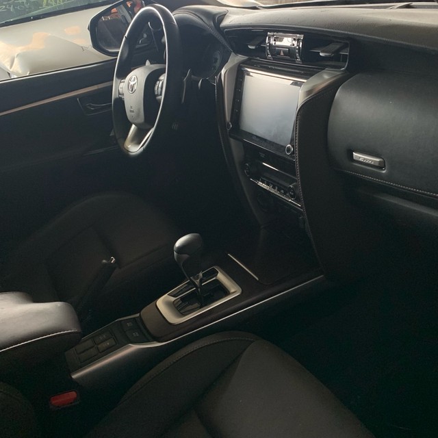 Sucata de Hilux SRX sw4 2.8 4x4 2019 Pra retirar peças  - Foto 4