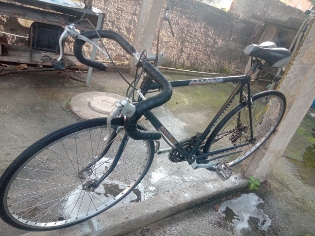 Bicicleta corrida caloi 10 retrô com quadro de Peugeot quadro de ferro  decada de 70 - Ciclismo - Olavo Bilac, Duque de Caxias 996291408 | OLX