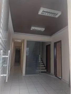 Aluga-se Prédio Comercial com 10 Salas - Foto 7