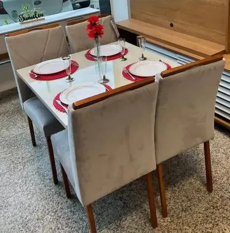 Mesa Los Angeles 90x90 com 4 cad. madeira maciça