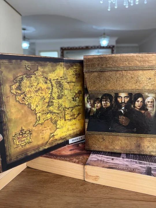 Blu ray do Senhor dos Anéis versão estendida + Livros em inglês + DVD 