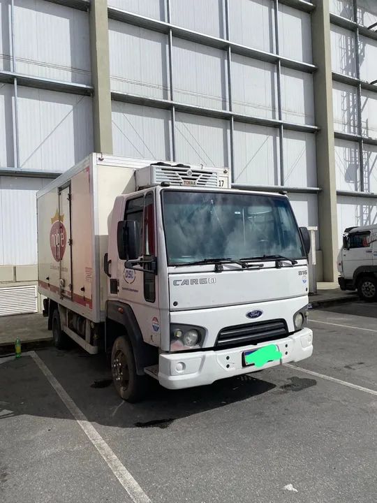 Caminhão Ford Cargo 816 - 2015