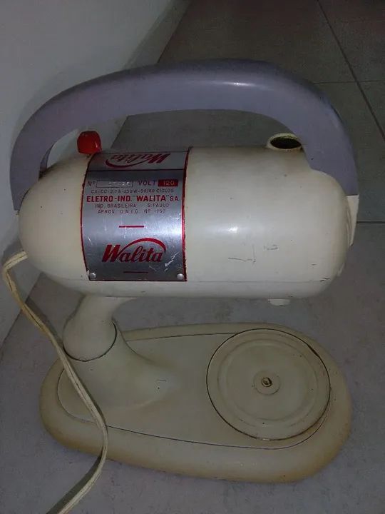 Antiga Batedeira Walita vintage - funcionandop perfeitamente! Estilo batedeira Kitchenaid - Foto 2
