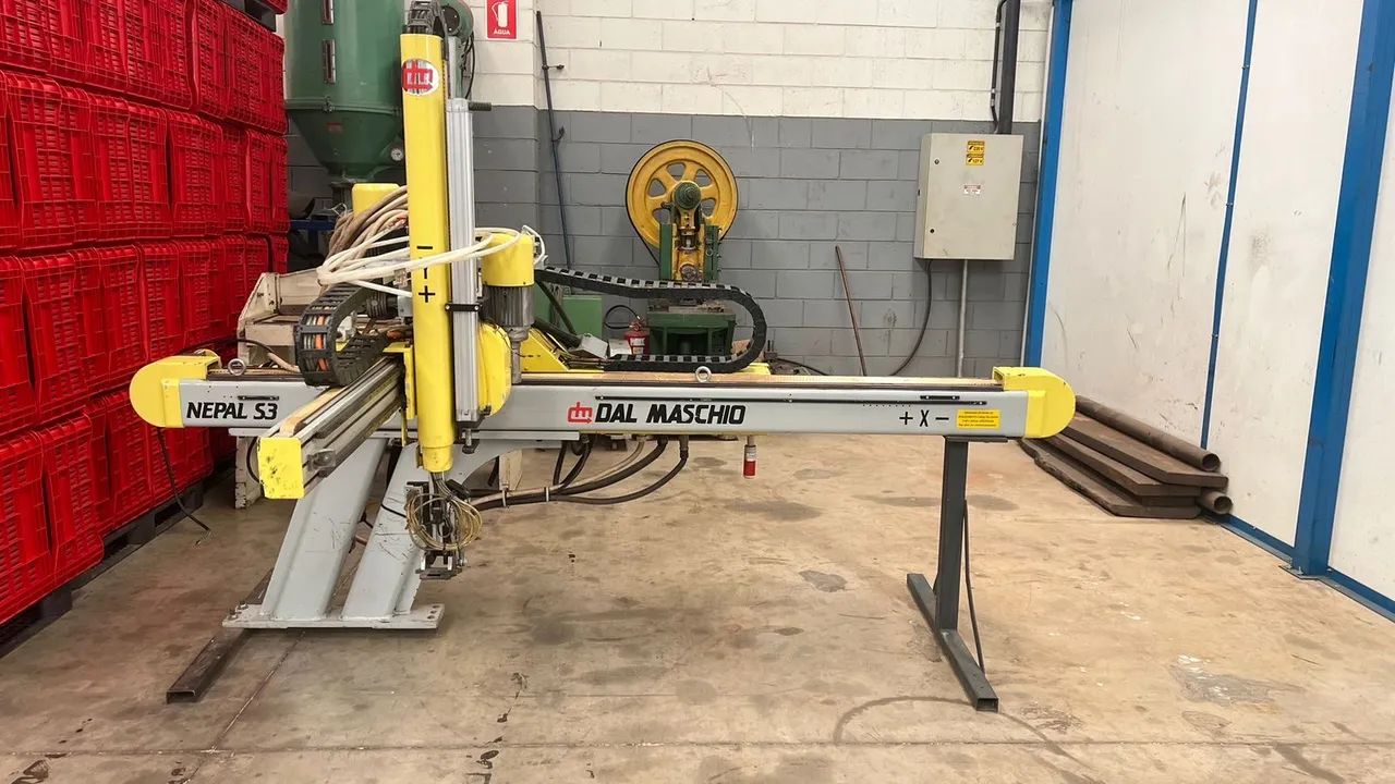 Robô para injetoras Dal Maschio