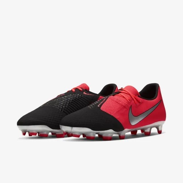 Chuteira de Campo Nike Phantom Venom Academy FG.
