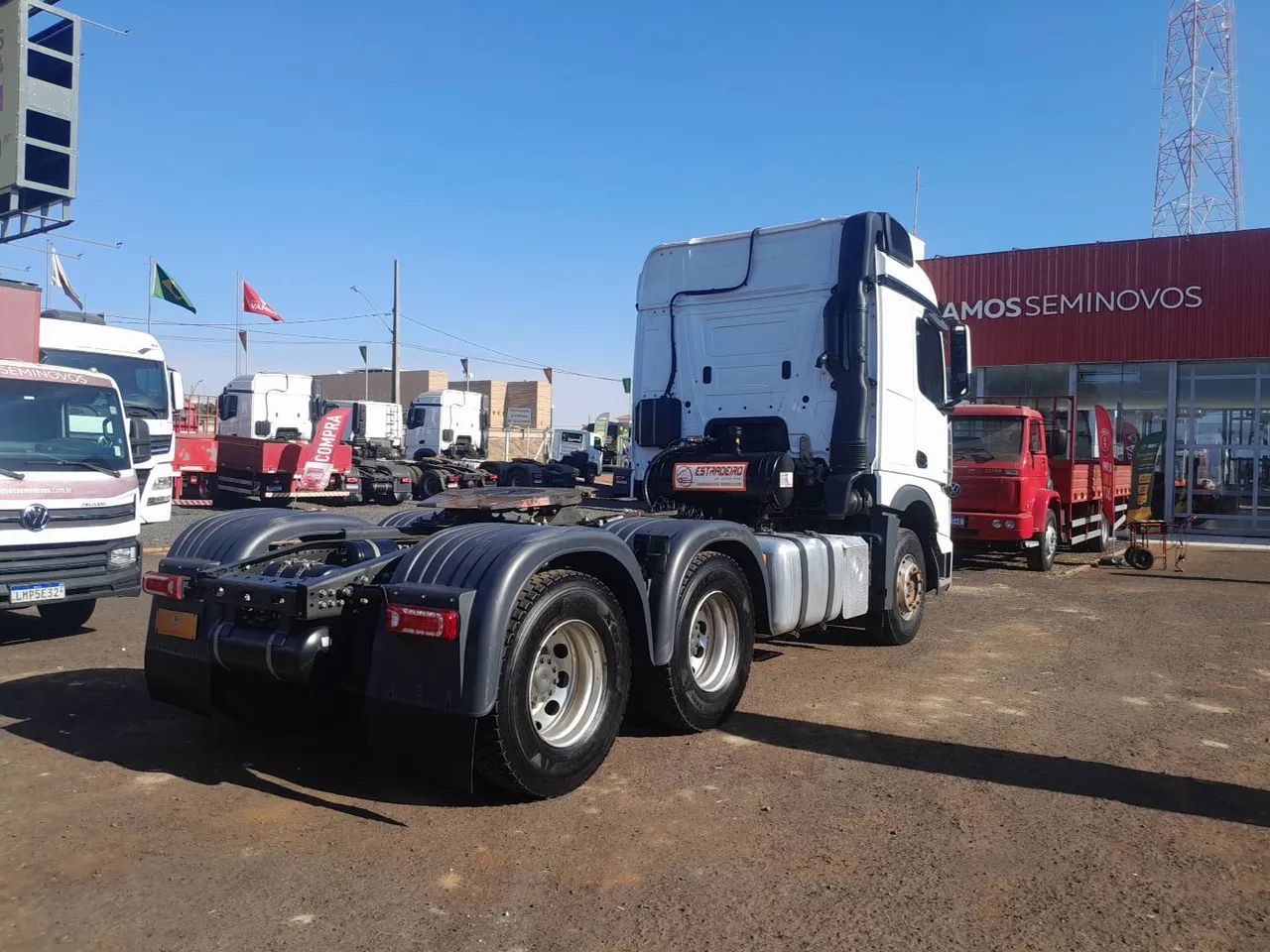 Mercedes-Benz Actros Actros 2651 MP5 LS 6x4 2p (diesel)(E5) 2021/2022 VAMOS SEMINOVOS Uber - Foto 4