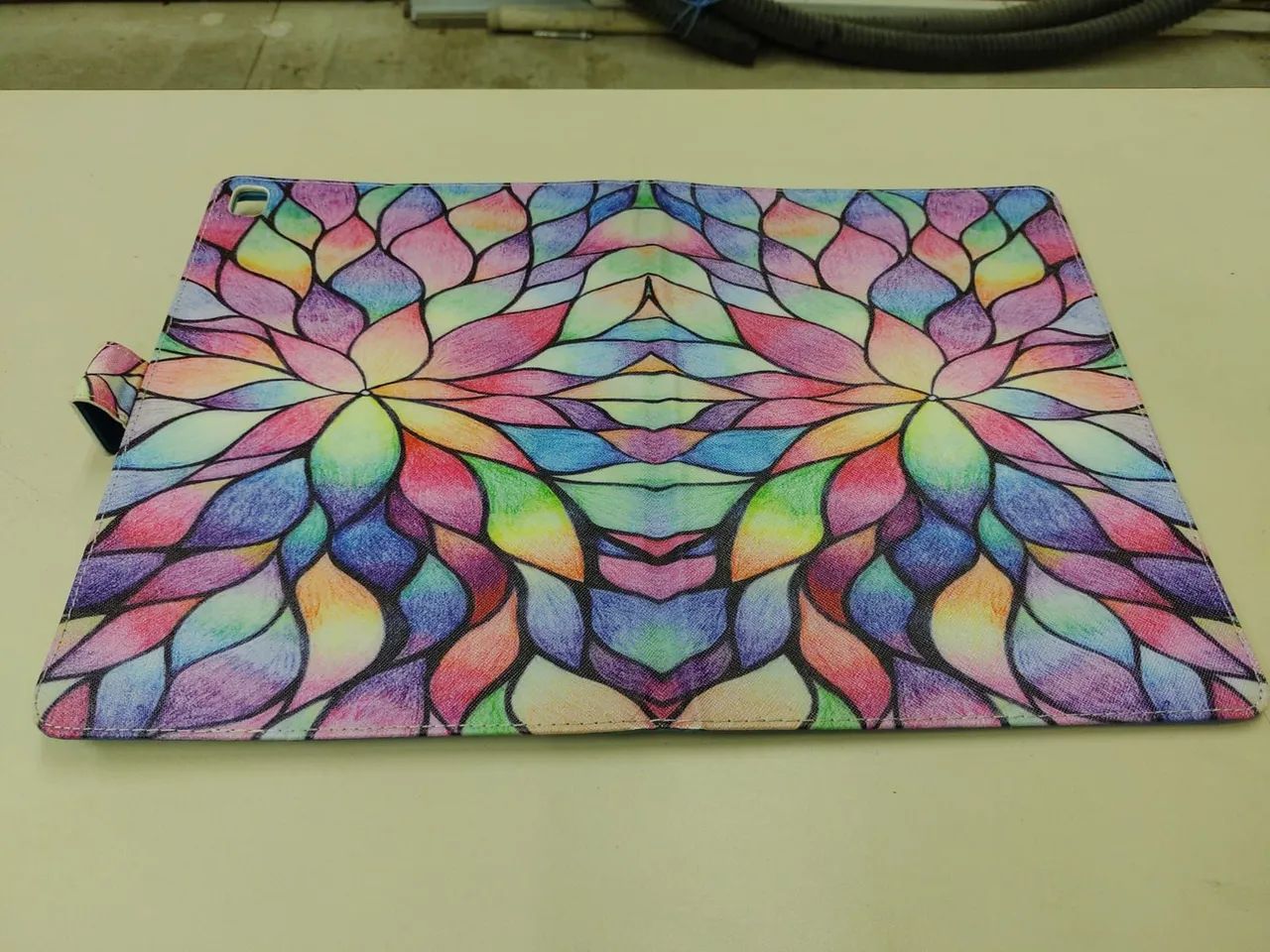 Capa Tablet colorida original, otimo estado. E outros.