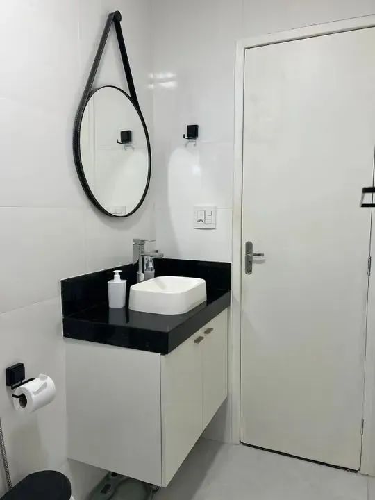 Apartamento de 2 quartos, montado e com excelente localização, a apenas duas quadras da pr - Foto 2