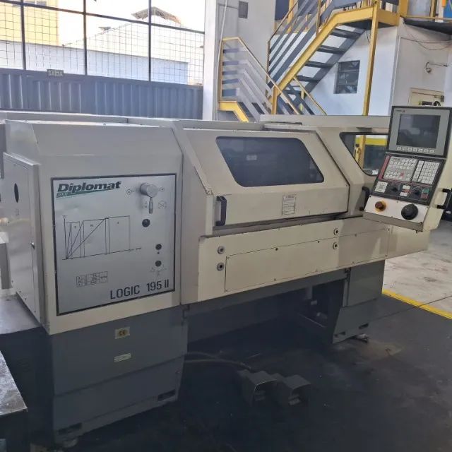 Torno CNC Logic.195II, Nardini com Comando Fagor + Porta Cavaco. Usado