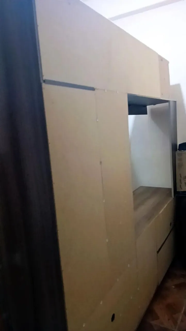 Móvel planejado com nicho e gavetas