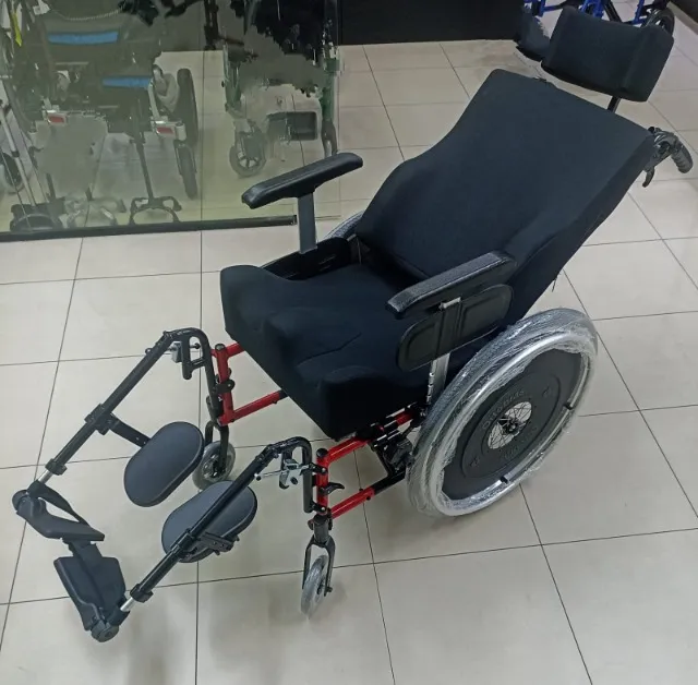 Cadeira De Rodas AVD Reclinável