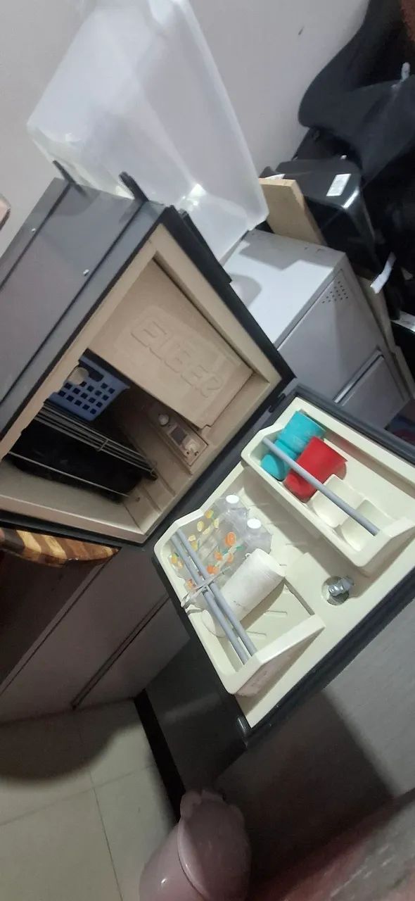 Geladeira de caminhão  interior bege - Foto 3