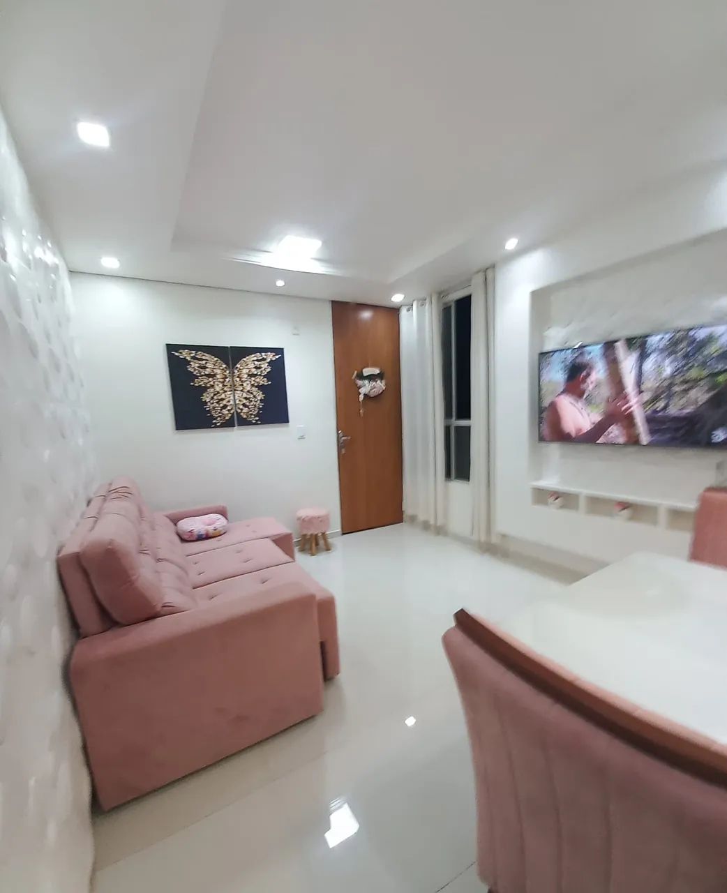 Vendo lindo apartamento 100% mobiliado, de 2 quartos no cond.  Total Ville  Vida Nova, bai