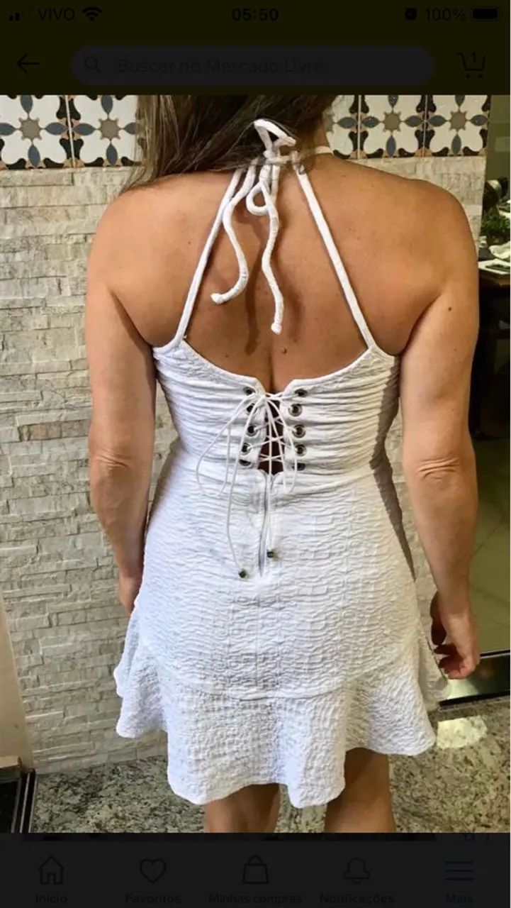 Vestido branco com amarração nas costas