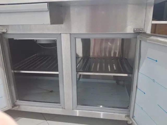 Bancão Refrigerado Krasinox - 3 Portas - 24 Cubas. 220v. - Foto 3