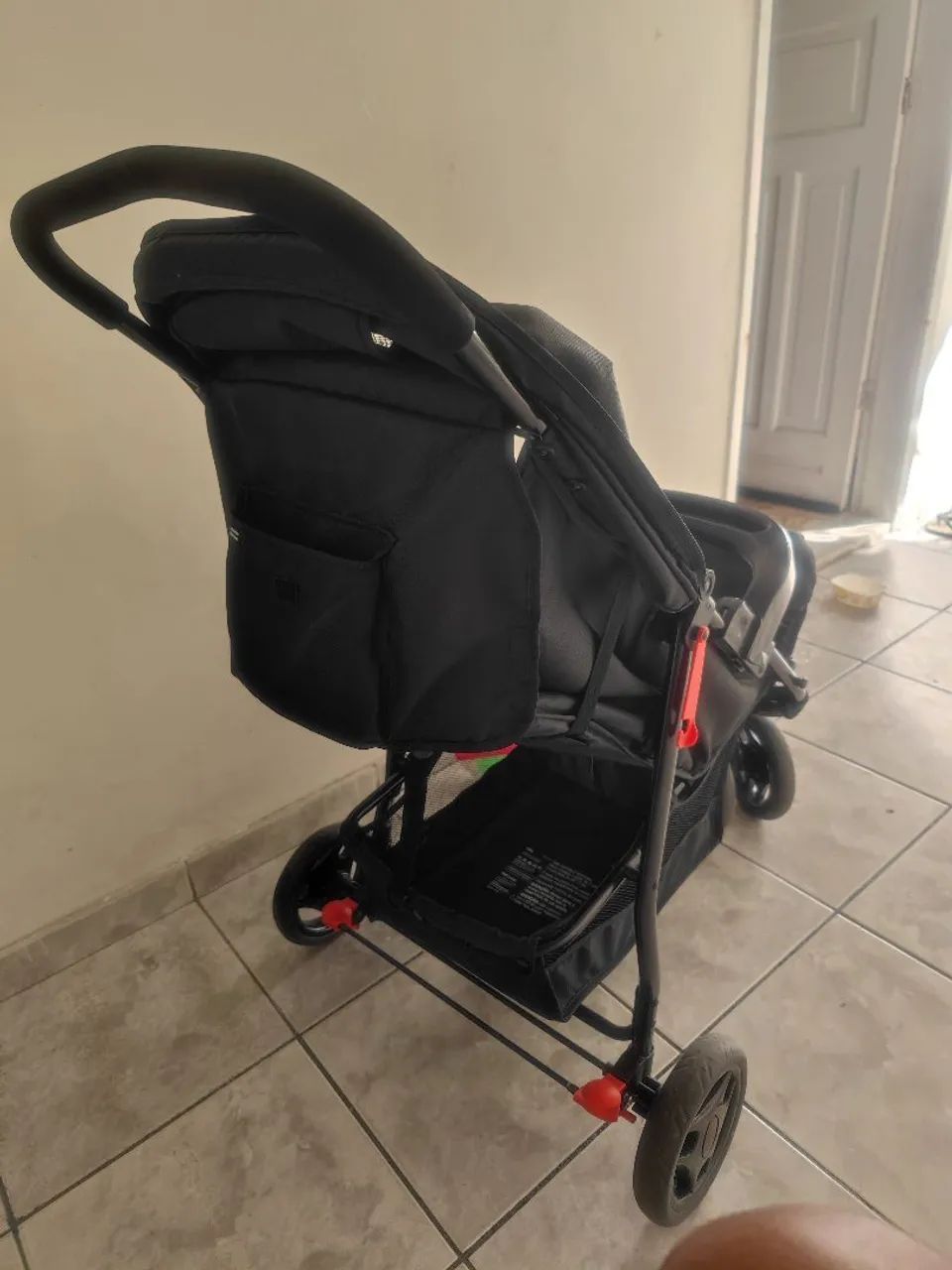 Carrinho de Bebê - Leve e Prático - Foto 2