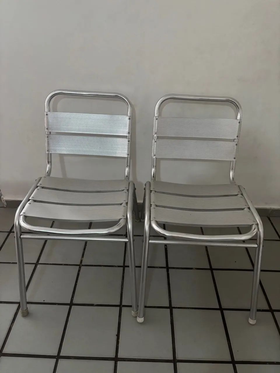Cadeiras de alumínio