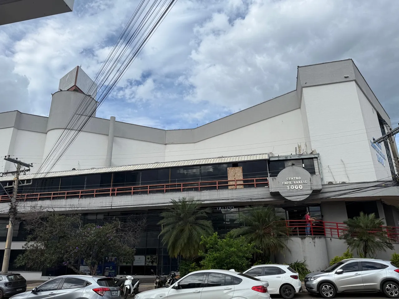 Sala Comercial, St. Pedro Ludovico, Shopping 1000, 38m, recém-reformada.