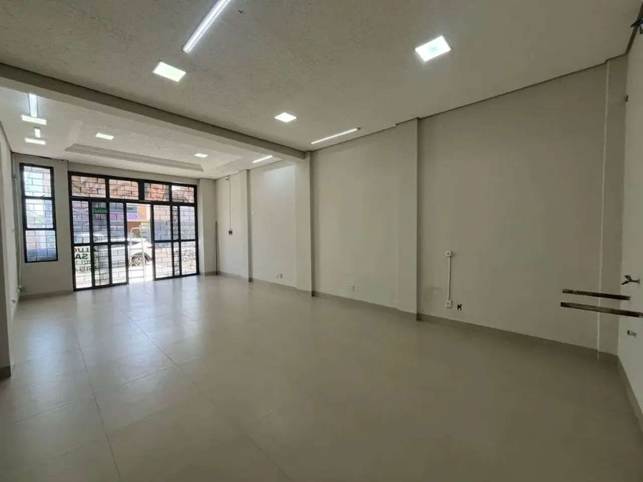 Sala térrea no centro de Palmas para alugar - Foto 4