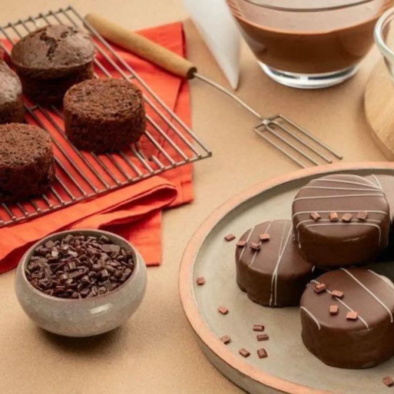 12 Formas para Empadas Doces e Bombons 3,5x3,5x1,5cm - Foto 4