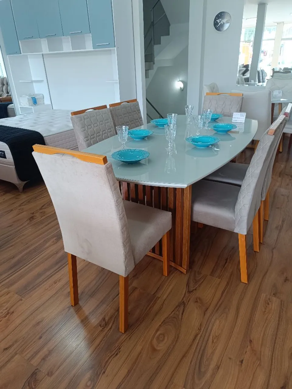 Mesa de jantar 1,80m com 6 cadeiras em veludo Top de linha - R$ 4.999,00
