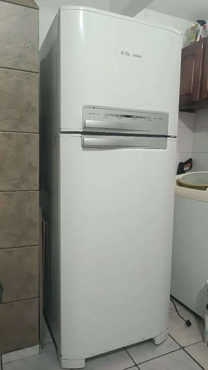 Geladeira Electrolux Frost Free DF46 Usada Funcionando 402 L - 127V - Foto 2