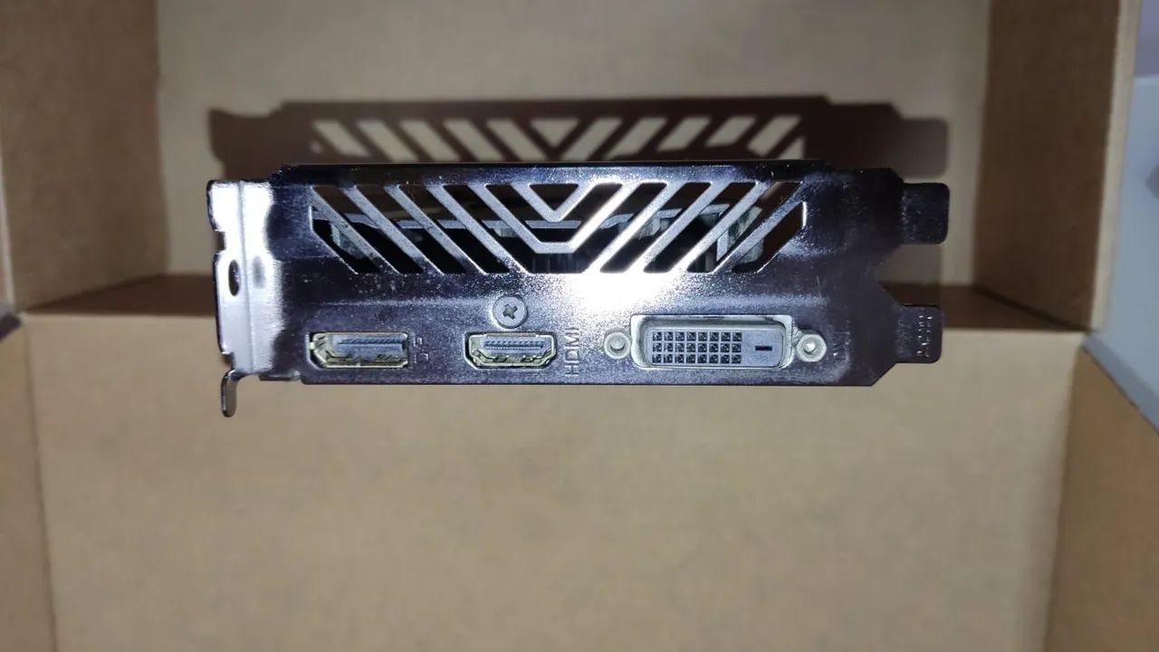 Placa de Vídeo Gigabyte GeForce GTX 1050Ti D5 4GB 128Bit GDDR5 GV-N105TD5-4GD - Foto 4