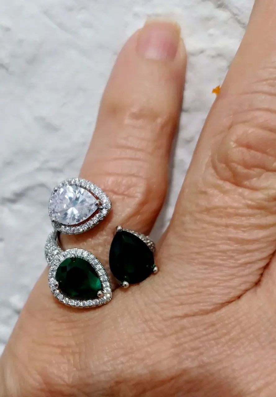 Anel pedra verde cristal e strass.  - Foto 4