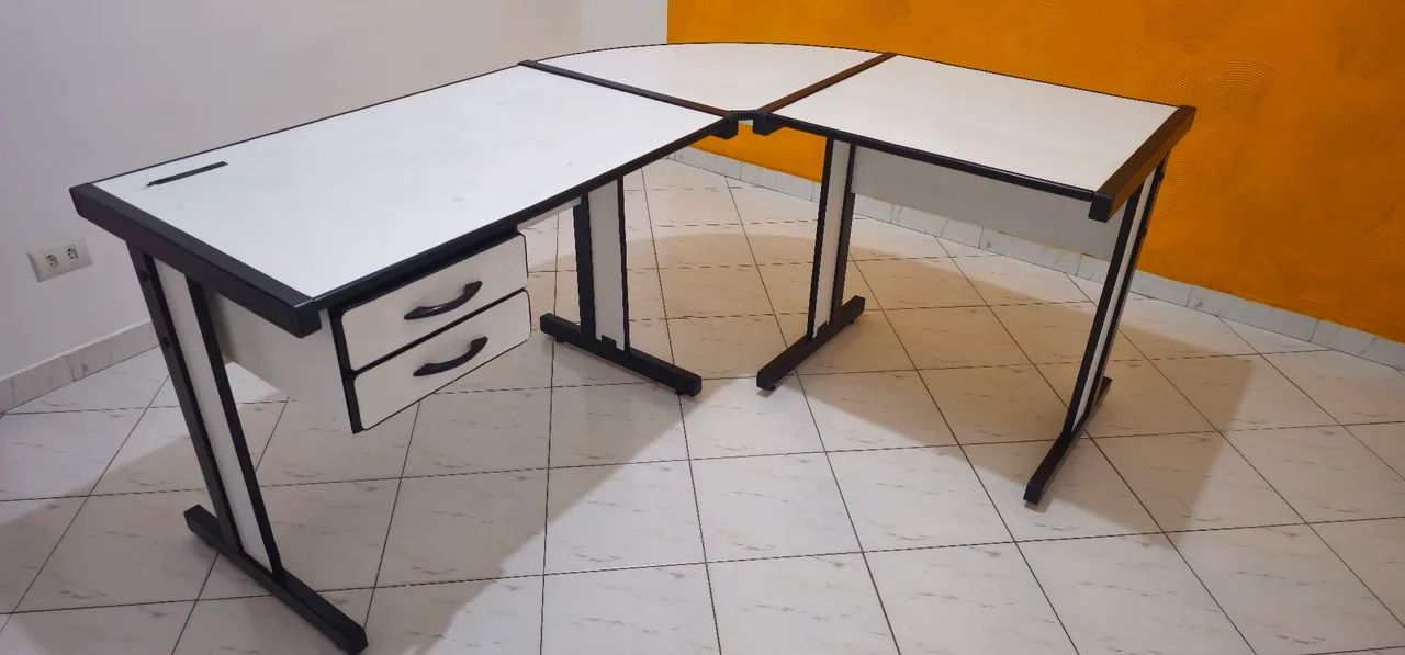 Mesa para escritório em L