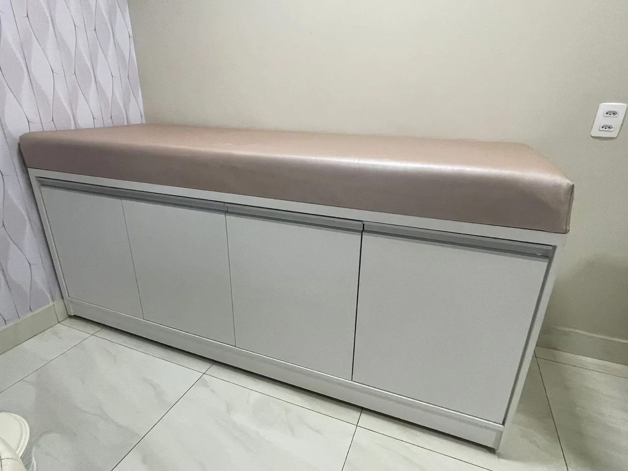 Maca com Armários embaixo - ideal para estética