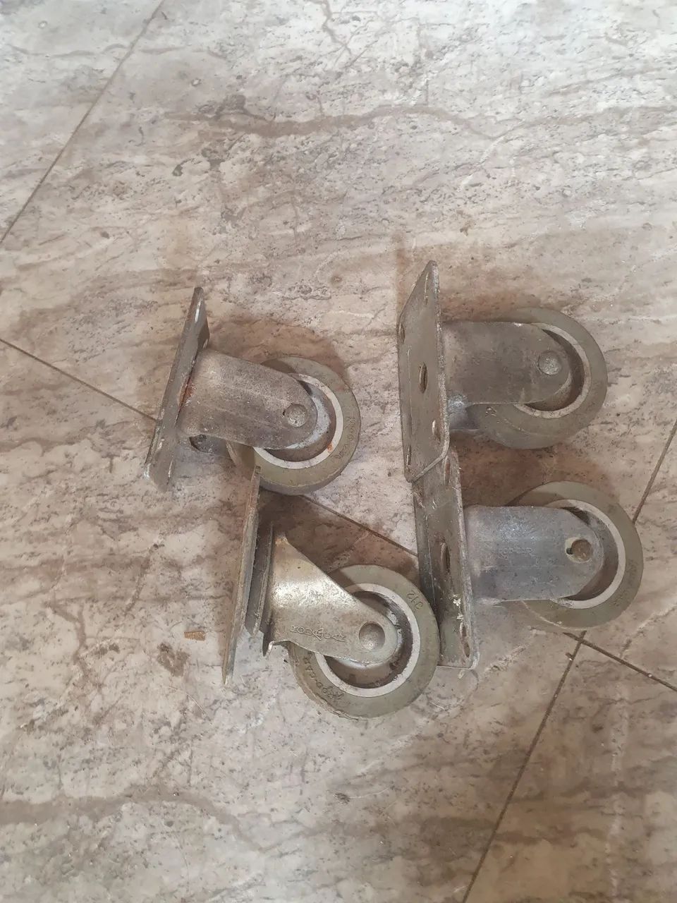 4 rodinha   - Foto 2