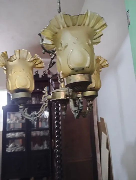 Lustre antigo de bronze  - Foto 5