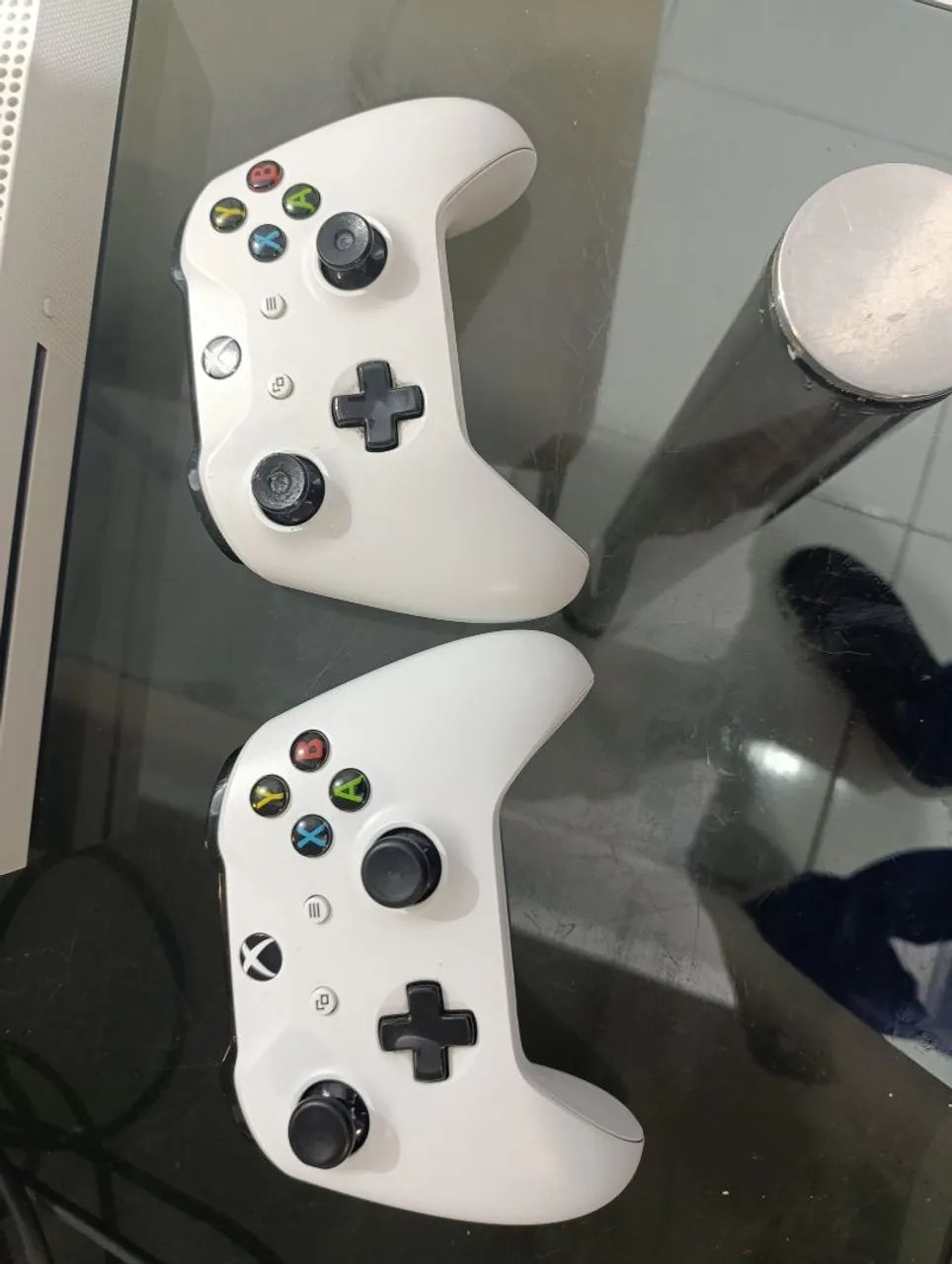 Xbox One S + 3 Jogos + 2 Controles - Seminovo - Foto 2