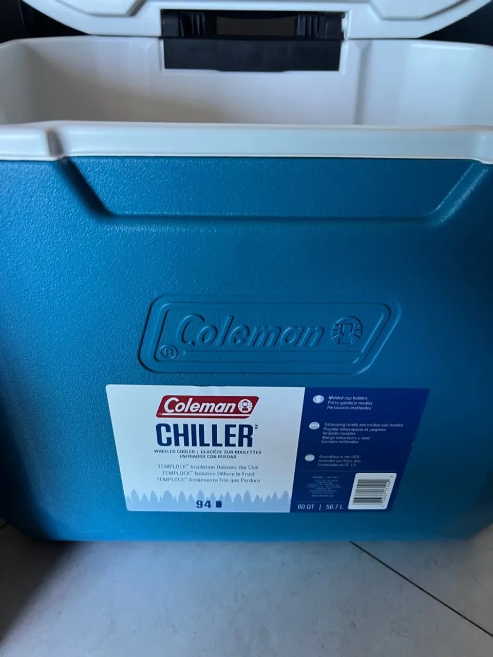 [Novo, lacrado] Cooler Coleman Chiller 60 QT Azul com rodas - Foto 3