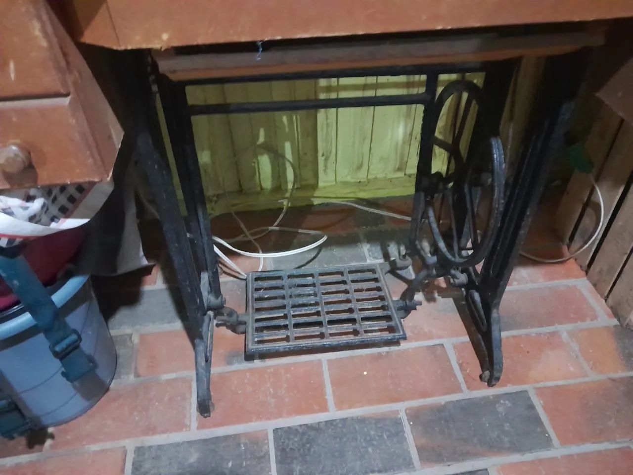 Sewing machine64276653474690123