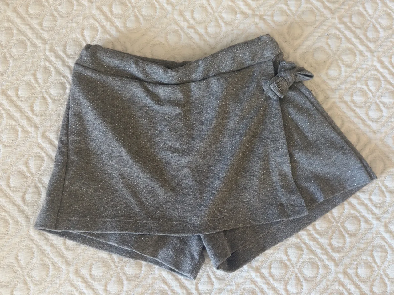 Short Saia Cinza