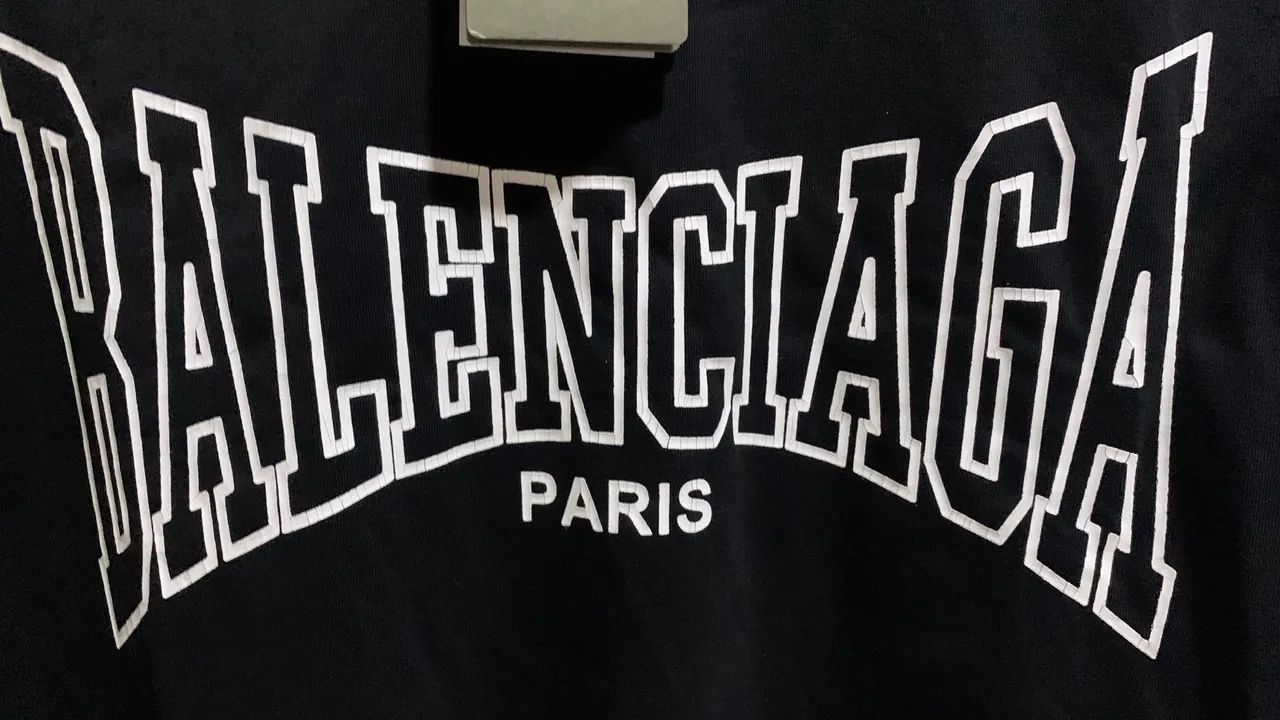Camiseta Balenciaga - Foto 2