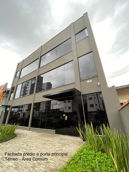 Prédio/Edifício inteiro para aluguel tem 22 metros quadrados em Glória - Joinville - Santa