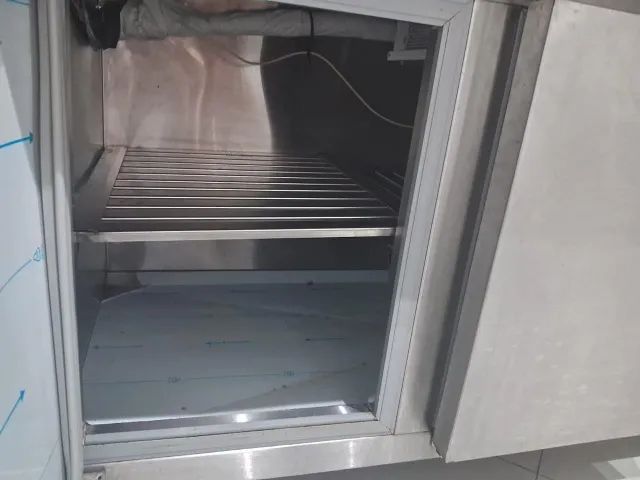 Bancão Refrigerado Krasinox - 3 Portas - 24 Cubas. 220v. - Foto 4