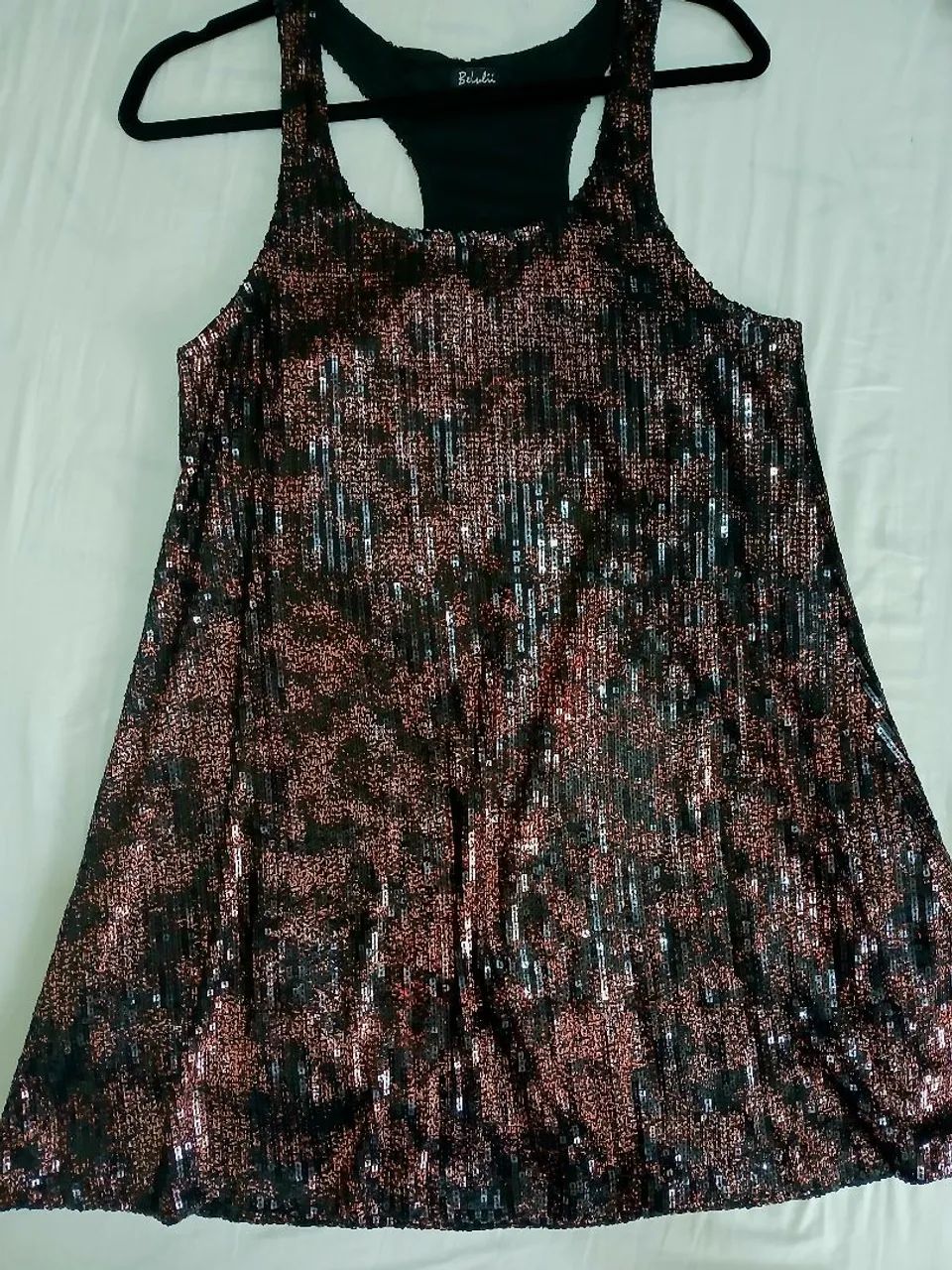 Vestido evasê com brilho 