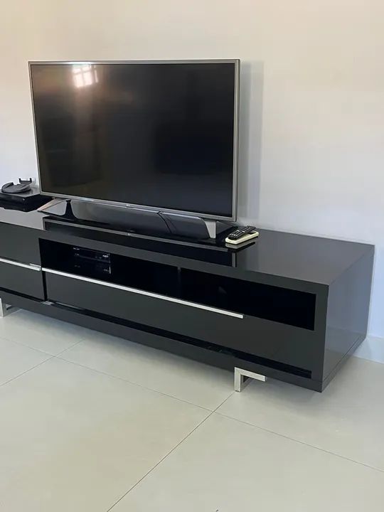 Rack para TV preto - pés prateados  - Foto 3
