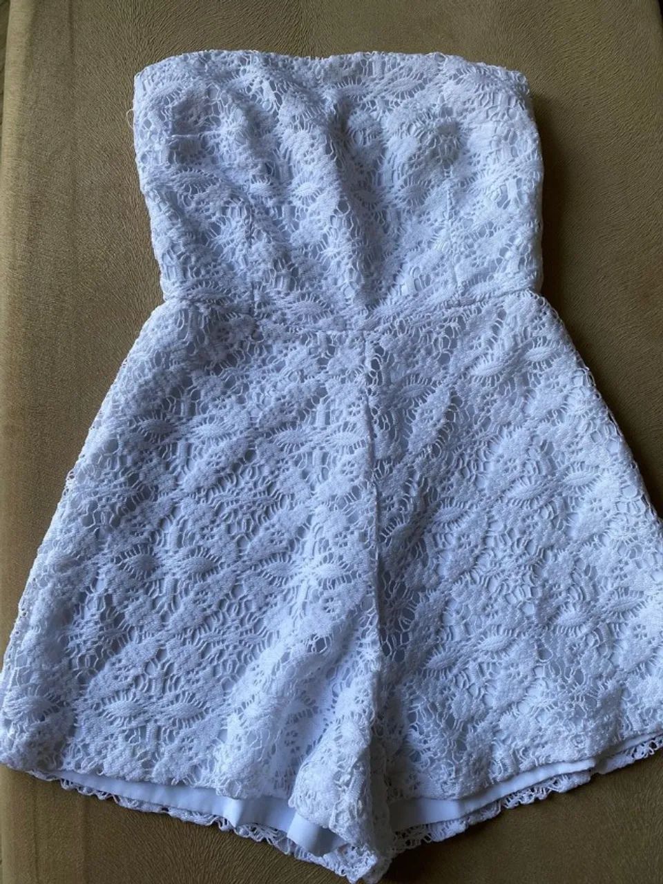 macacão branco renda