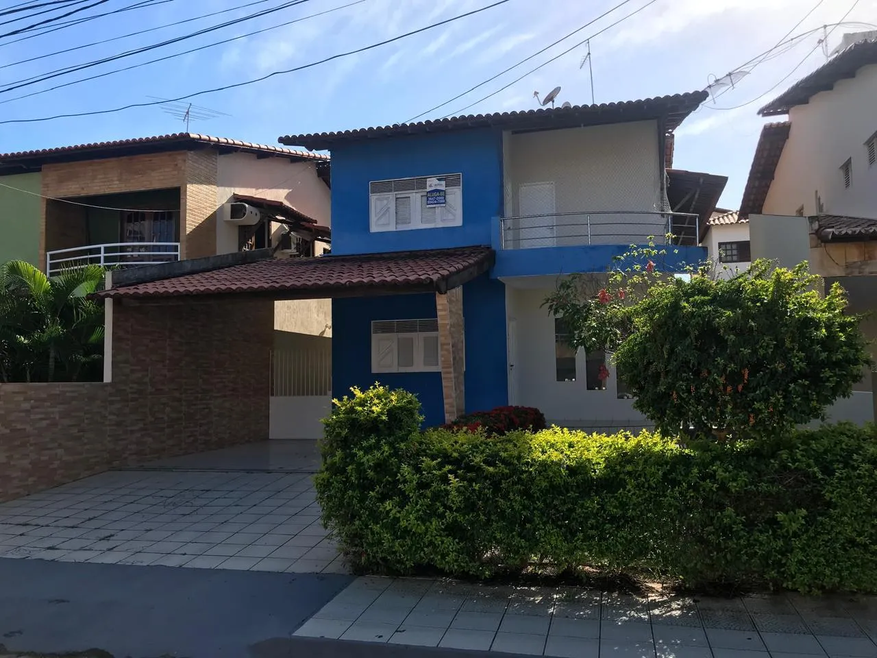 Oportunidade em Nova Parnamirim Casa ampla no Condomínio Iguaçu Park, a margem da Maria L