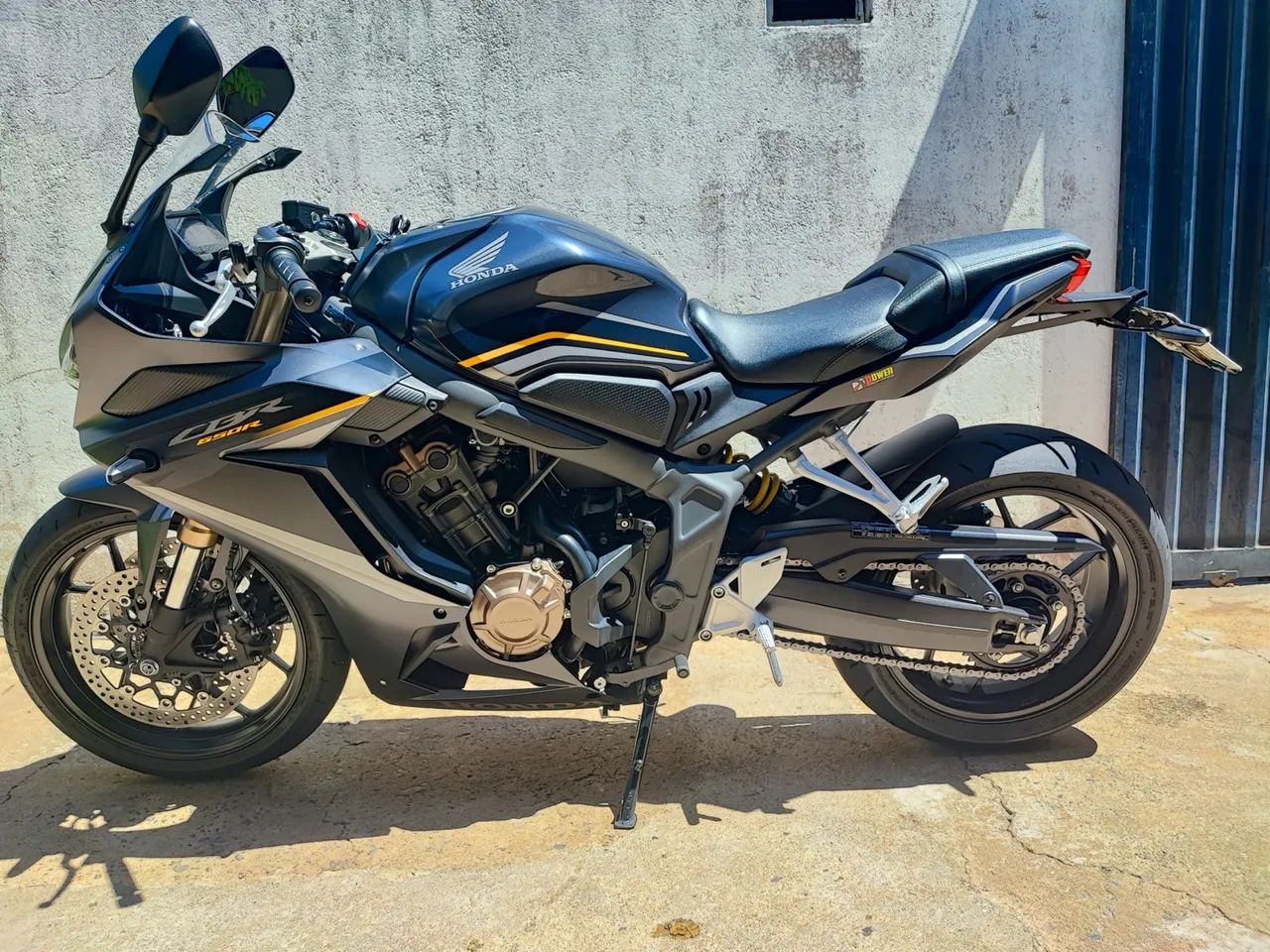 CBr 650r  2022 - Foto 2