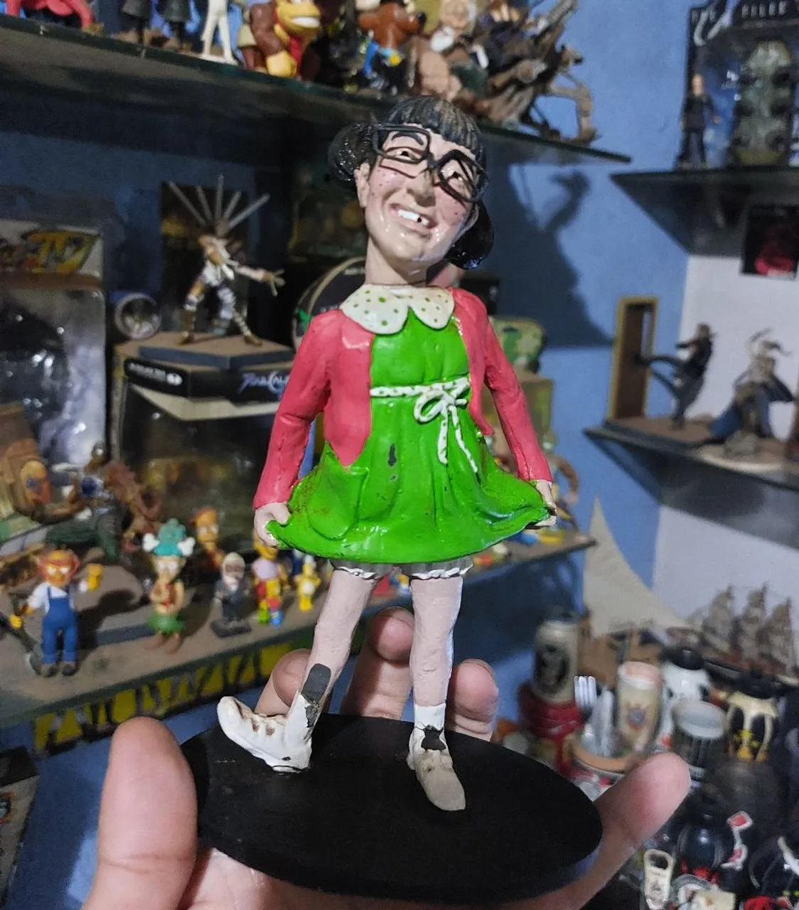 Chiquinha- figura usada feito de resina cerca de 16cm
