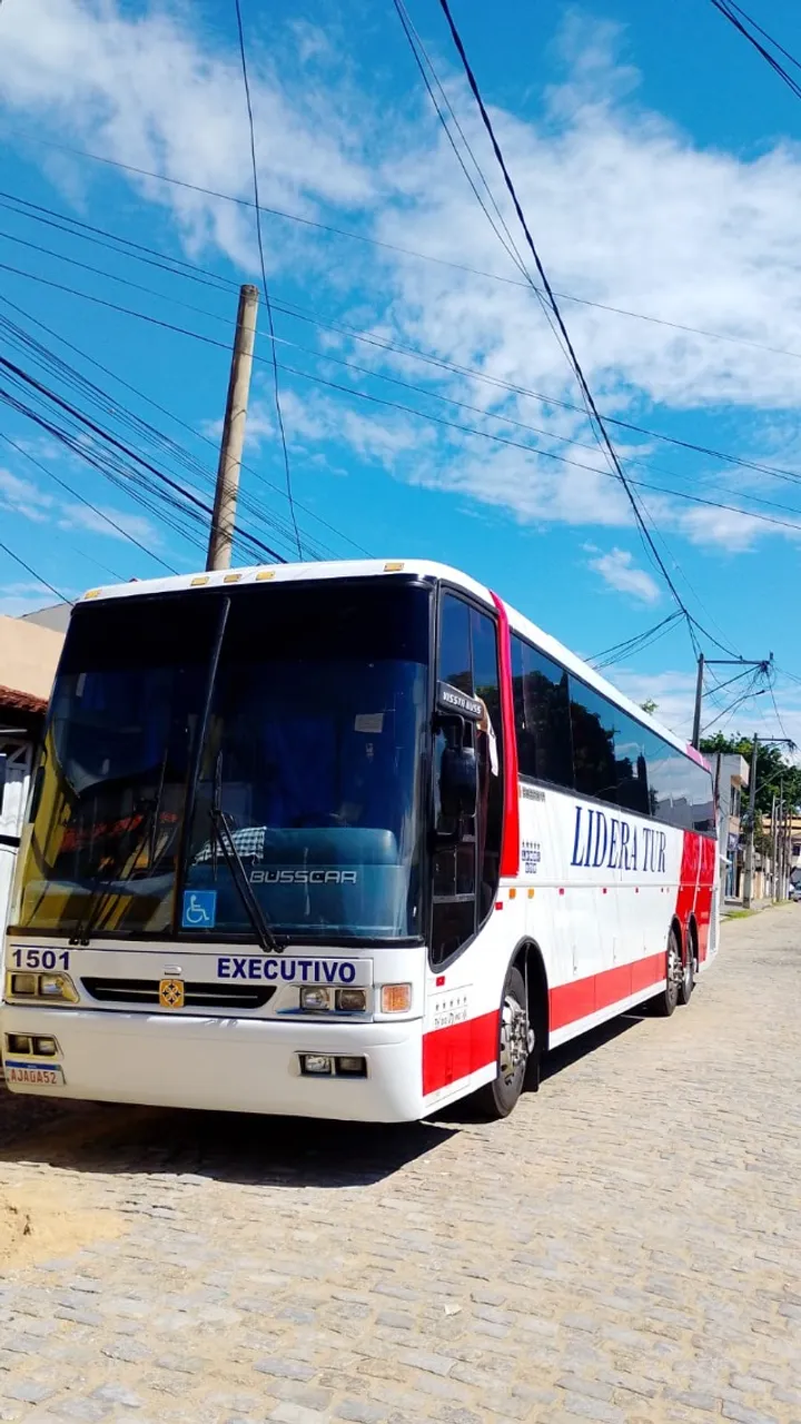 Vendo vista buss 1999 46 lugares todo revisado pneus e embreagem novos
